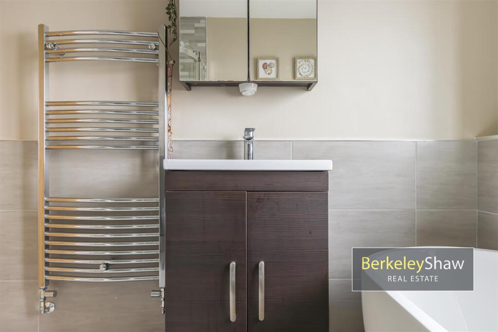 Thornfield Road Thornton L23