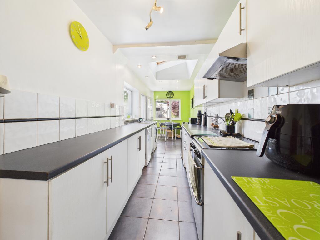 CAM05192G0-PR0107-STILL006