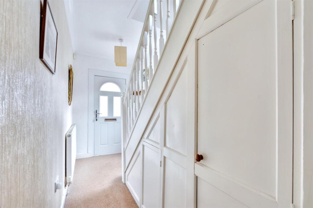Hallway_2.jpeg