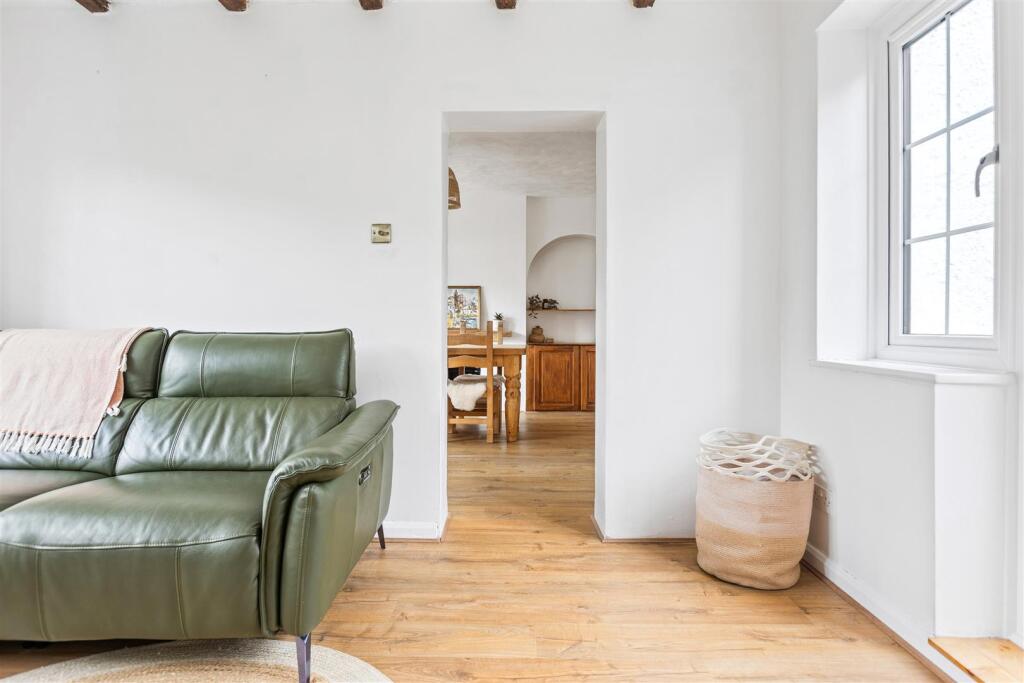 52 Shott Lane-17.jpg
