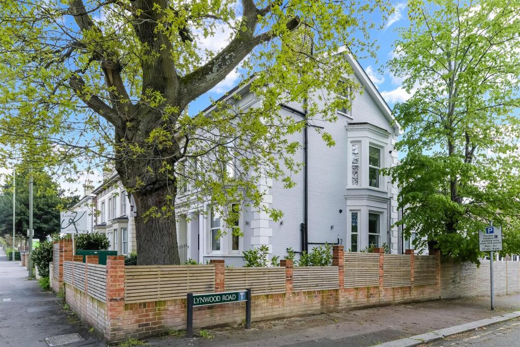 LYNWOOD OAKS, FLAT 1- (17).jpg