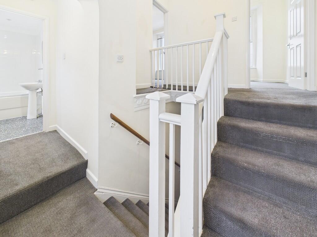 CAM02089G0-PR0585...