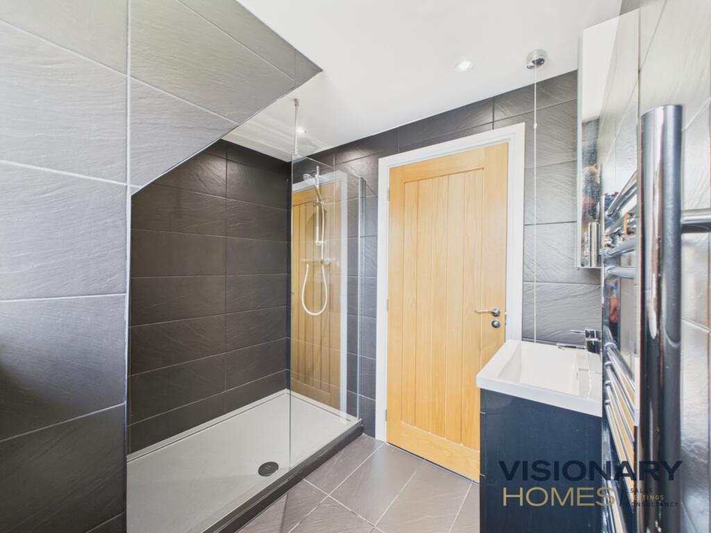 CAM03522G0-PR0217-STILL030