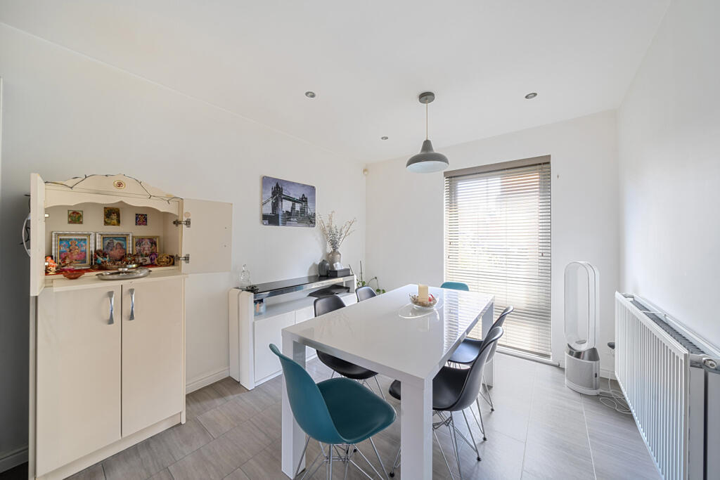 1309702-6-685ac05...