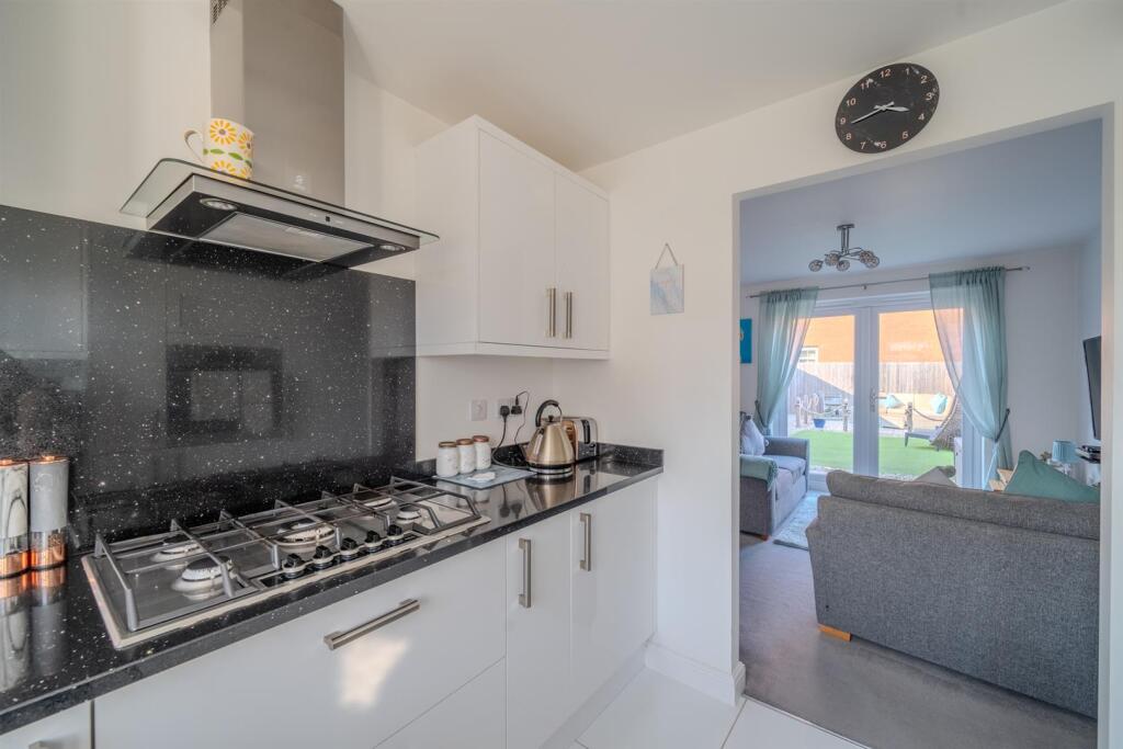 17 Cwrt Carver-13.jpg