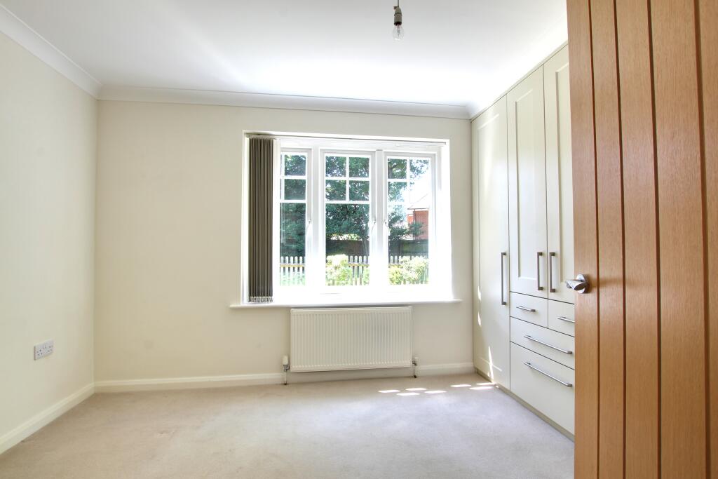 8 BED 2.jpg