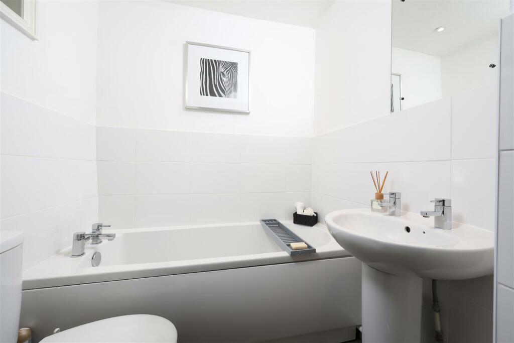 GF 13 Osborne Road 34.jpg