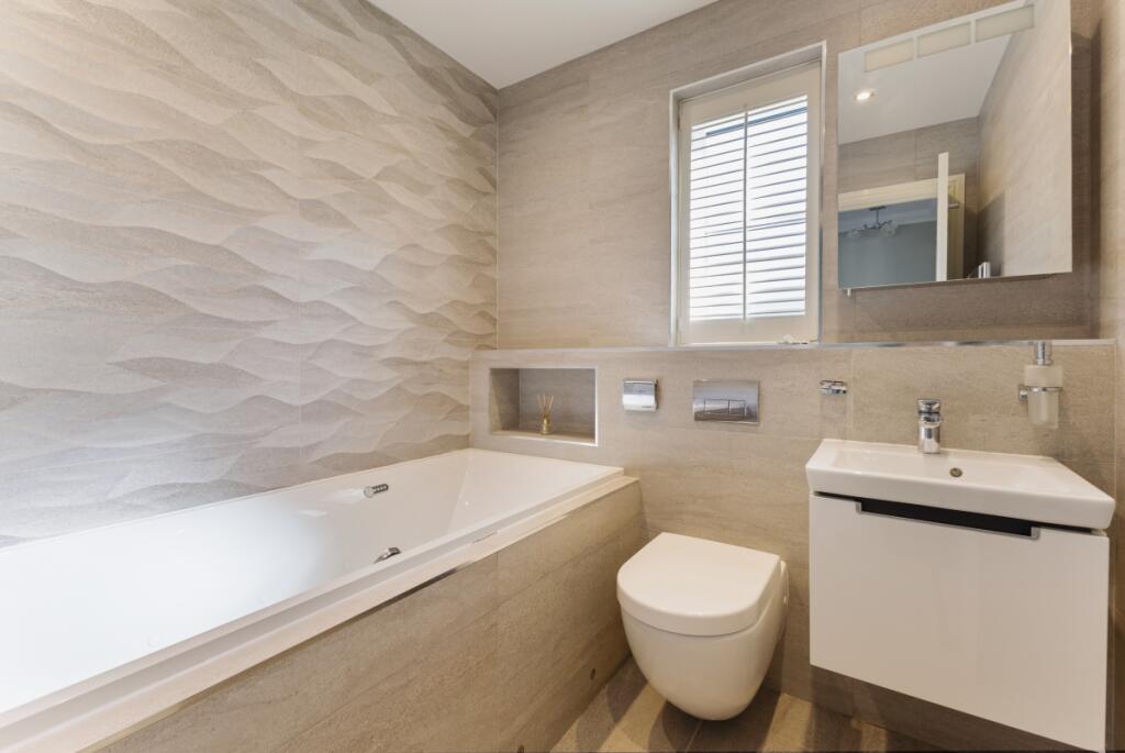 87241_10 Gowrie P...