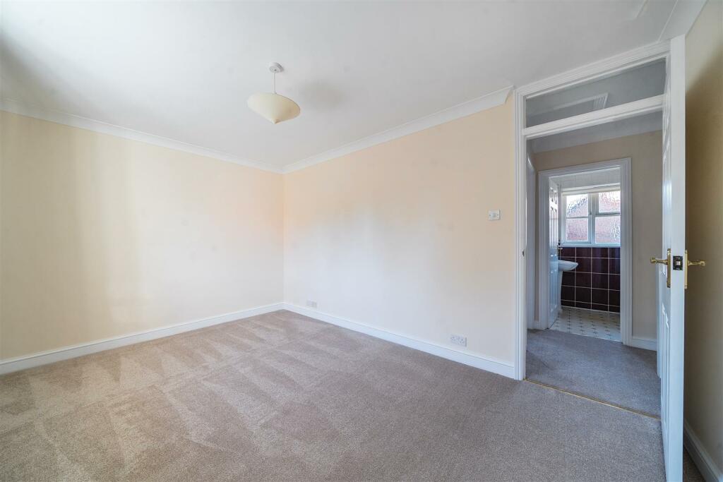 Bedroom 1.jpg
