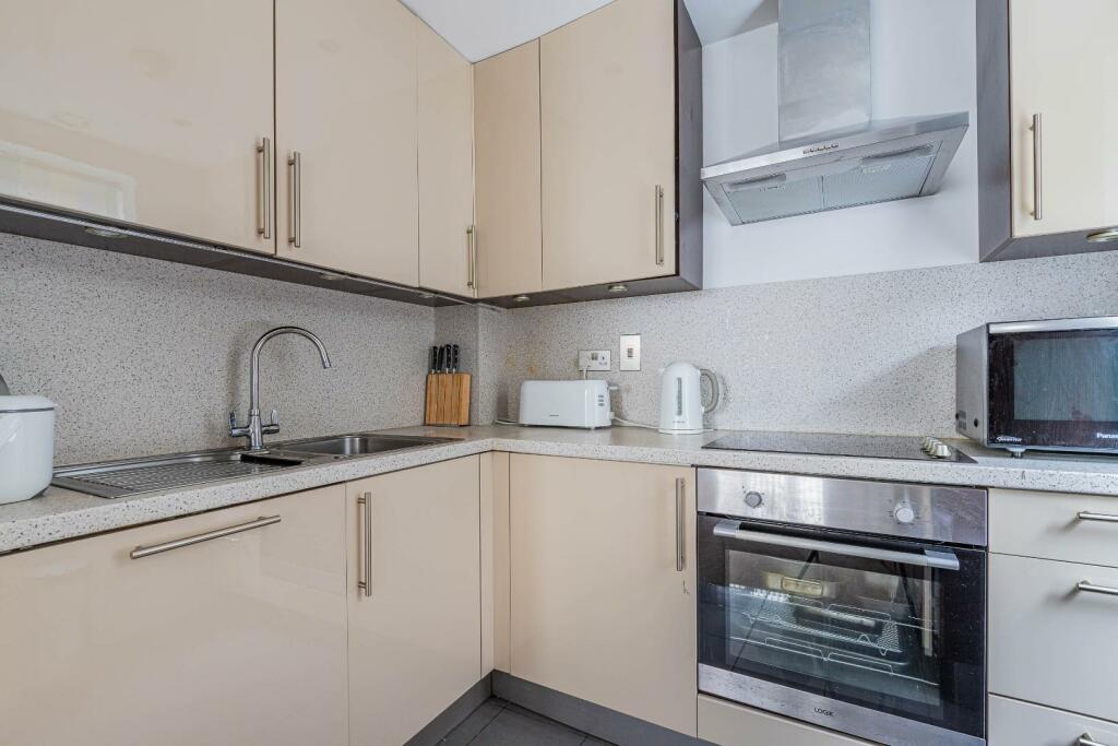 Rhydes Court 1-1.jpg