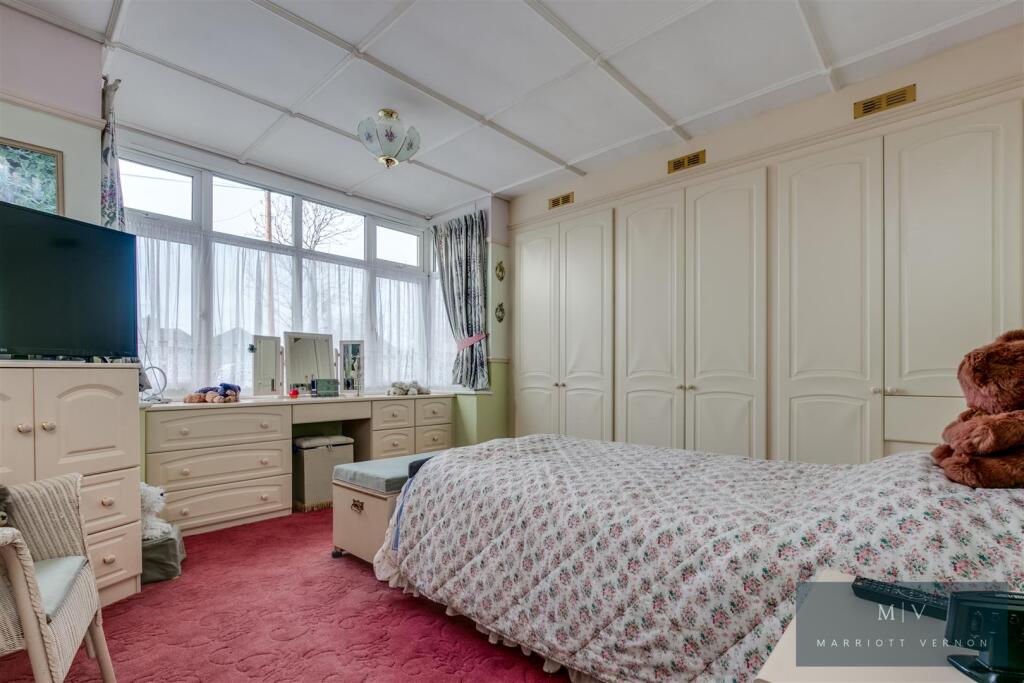 Woodmere Close 14 MV-13.jpg