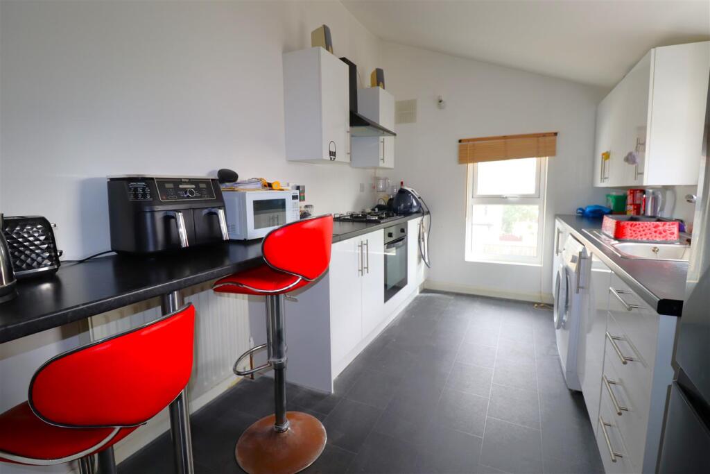 Top Floor Kitchen (1).JPG