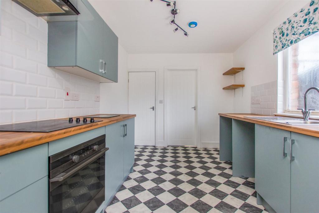 kitchen_1.jpg