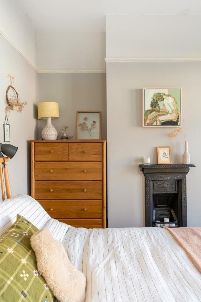 0D9RBR - Bedroom A.jpg