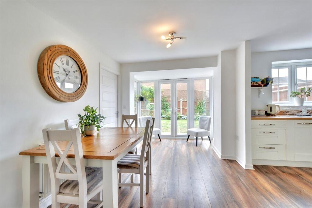 Dining Room_1.jpeg