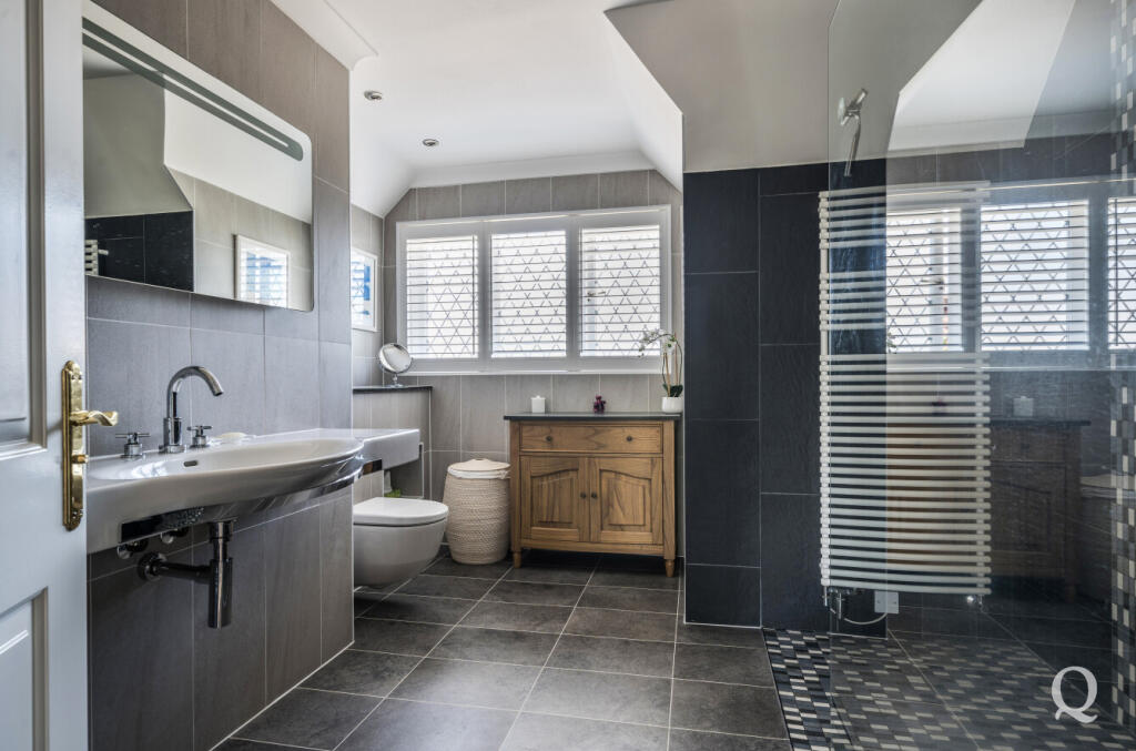 0b8ae8d1-a585-410...