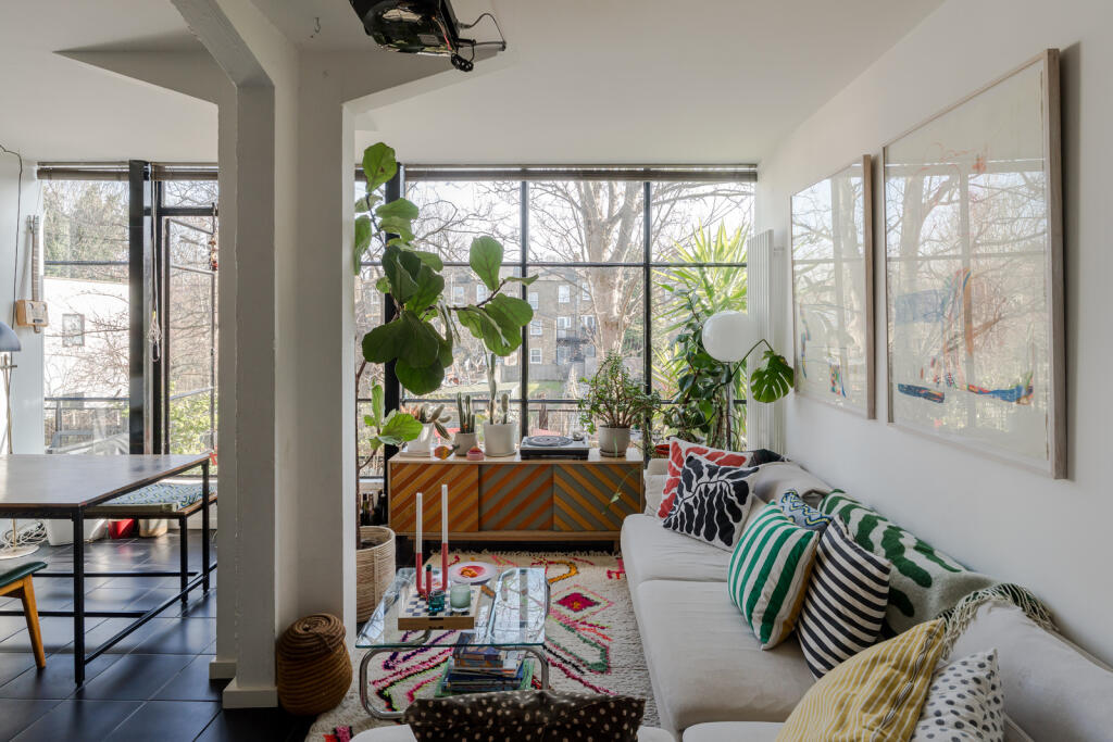 266805 - Flat 20, Pioneer Centre-23.jpg