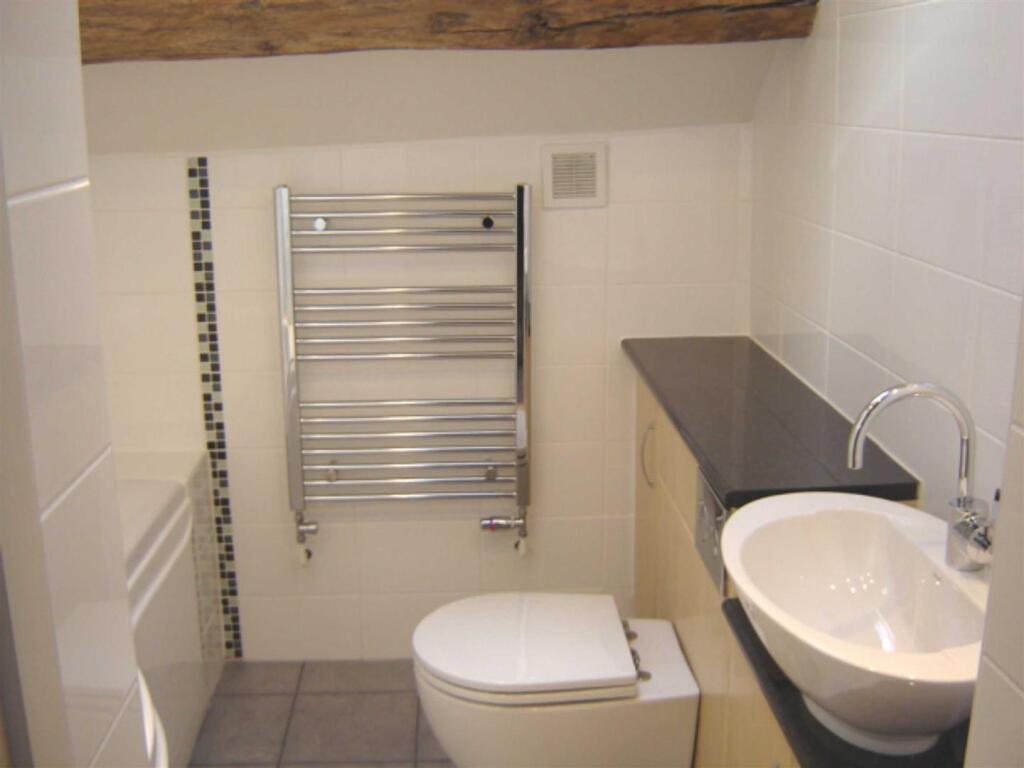 5 heatley bathroom.jpg