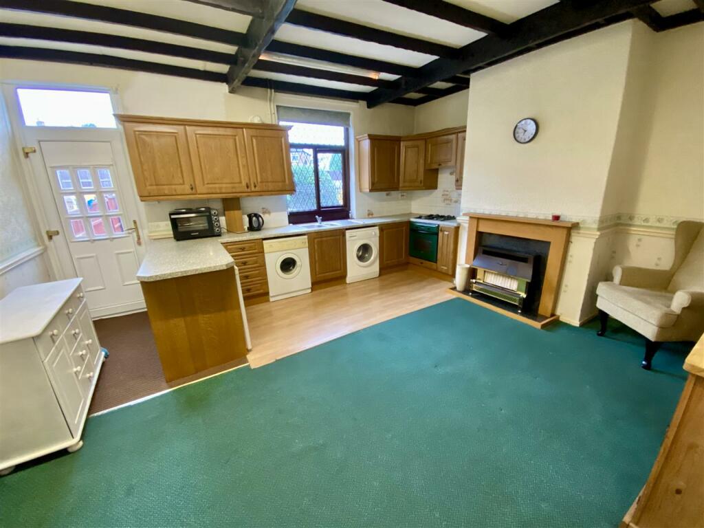Bramleys Estate Agents - Shillbank - Mirfield (25)