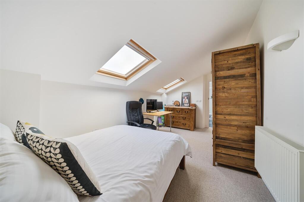 Bedroom 2, Farmhouse