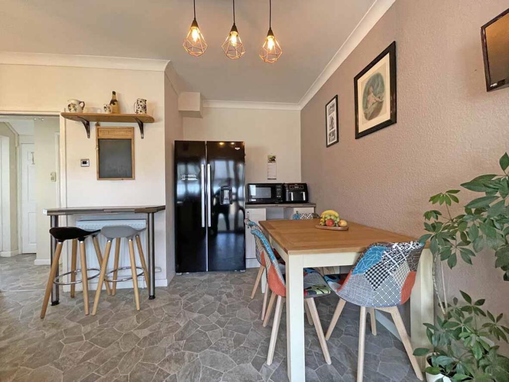 Dayton Close 51 Kitchen 4.jpg