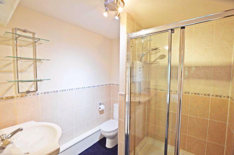 En suite shower