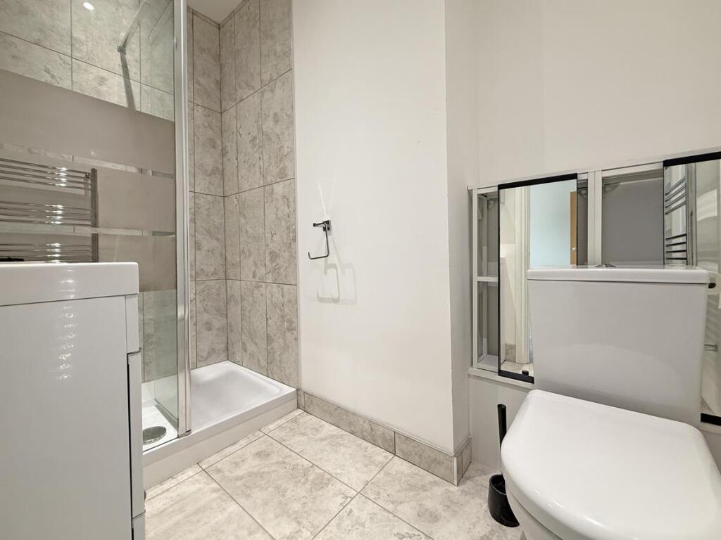 Waterloo Street 57 - En Suite.jpg