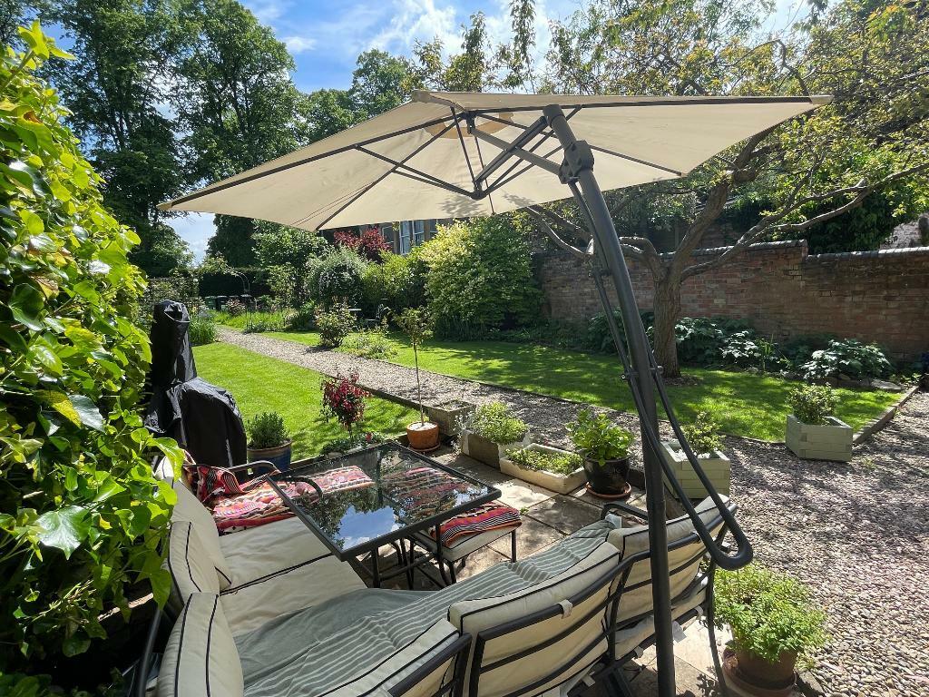 South facing charming garden