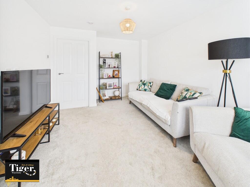 CAM02176G0-PR0684...