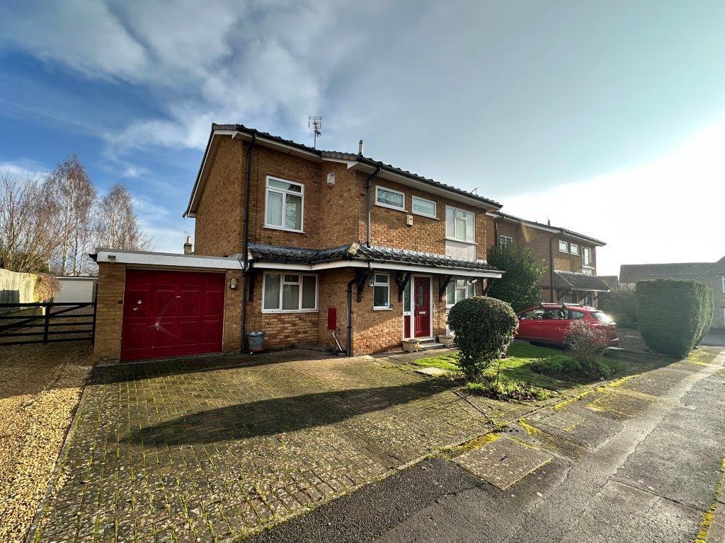 4 Home Close, Greens Norton (20).jpg