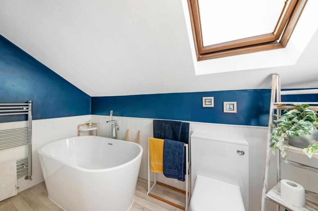 BEDROOM ONE EN-SUITE
