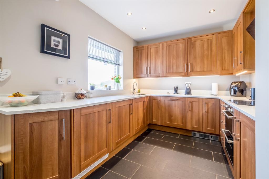 Kitchen Diner/Family Room.