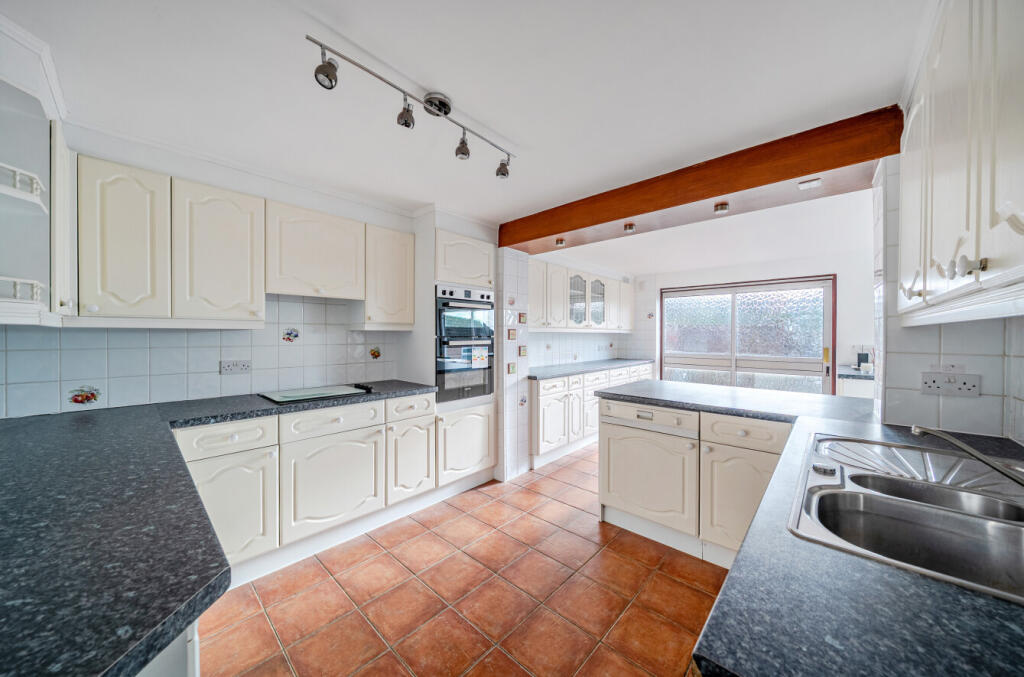 1384341-21-69259f...