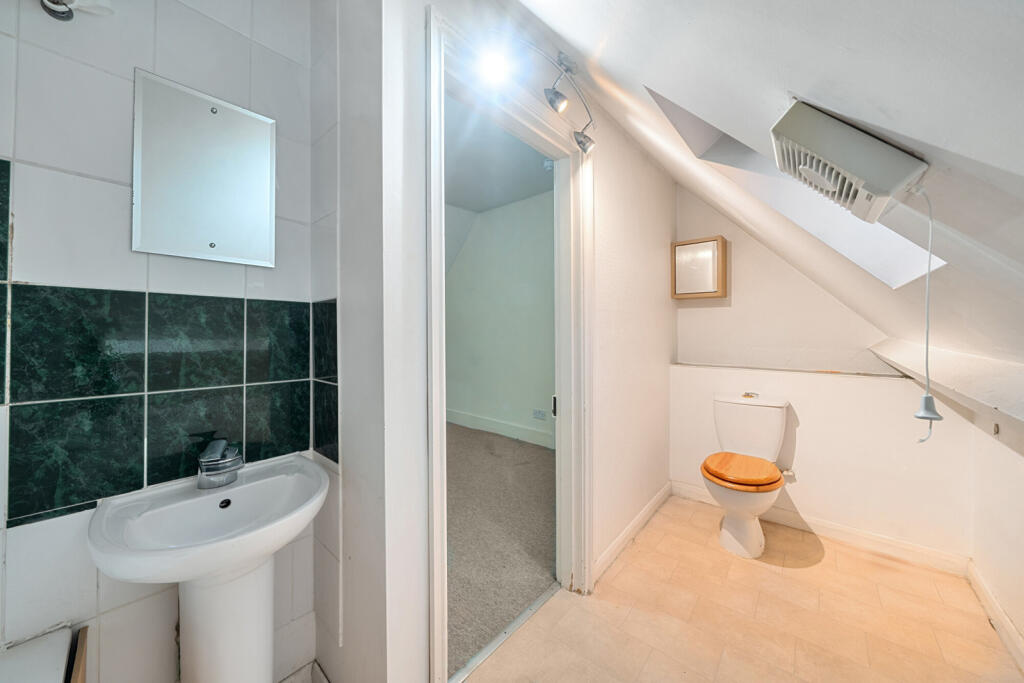 1388121-15-694a68...