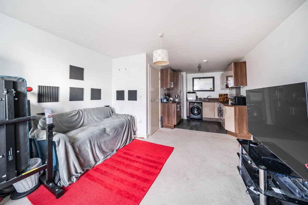 1385972-9-692f153...