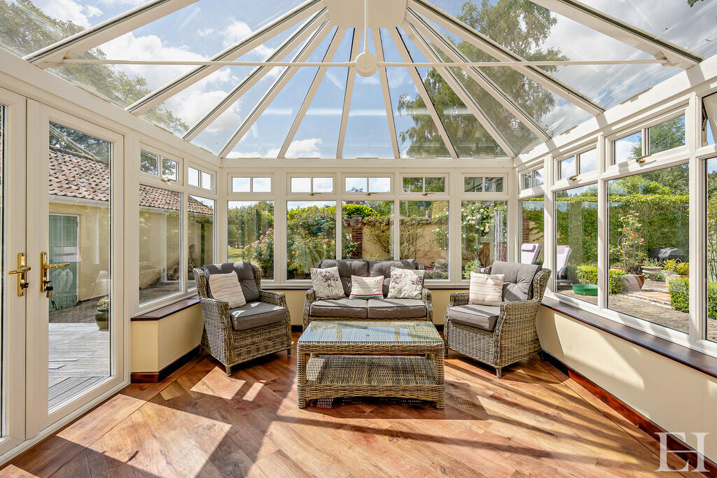 8647829-interiorW...