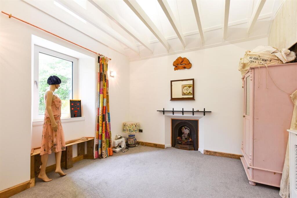 Bedroom-2.jpg