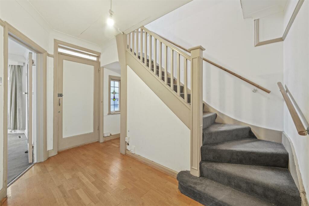 216 Watford Road - oRKkDSatbZMc29KoSQ4i.jpg