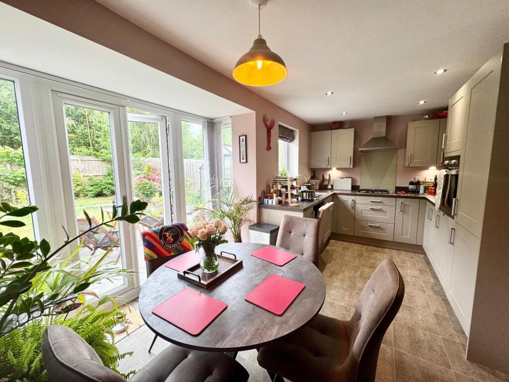 Diner/Kitchen