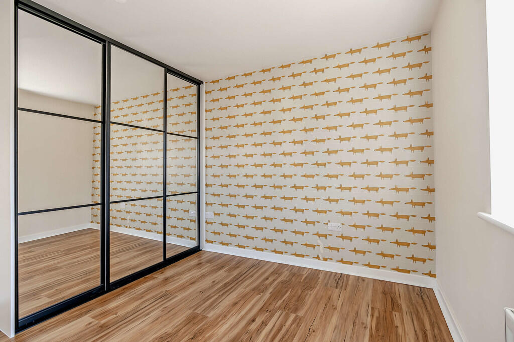 8646371-interior1...