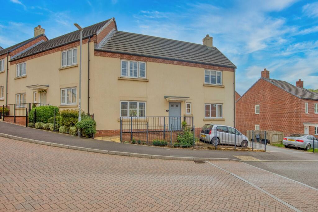 Ewemove Taunton Grove Gate (7)