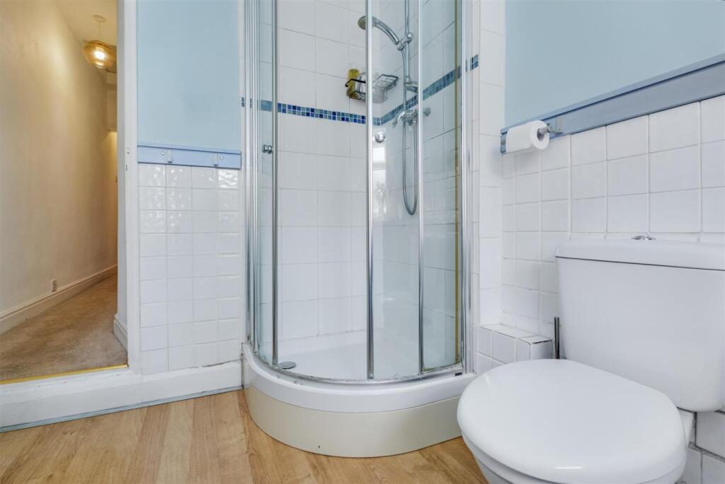 Bathroom_3.jpeg