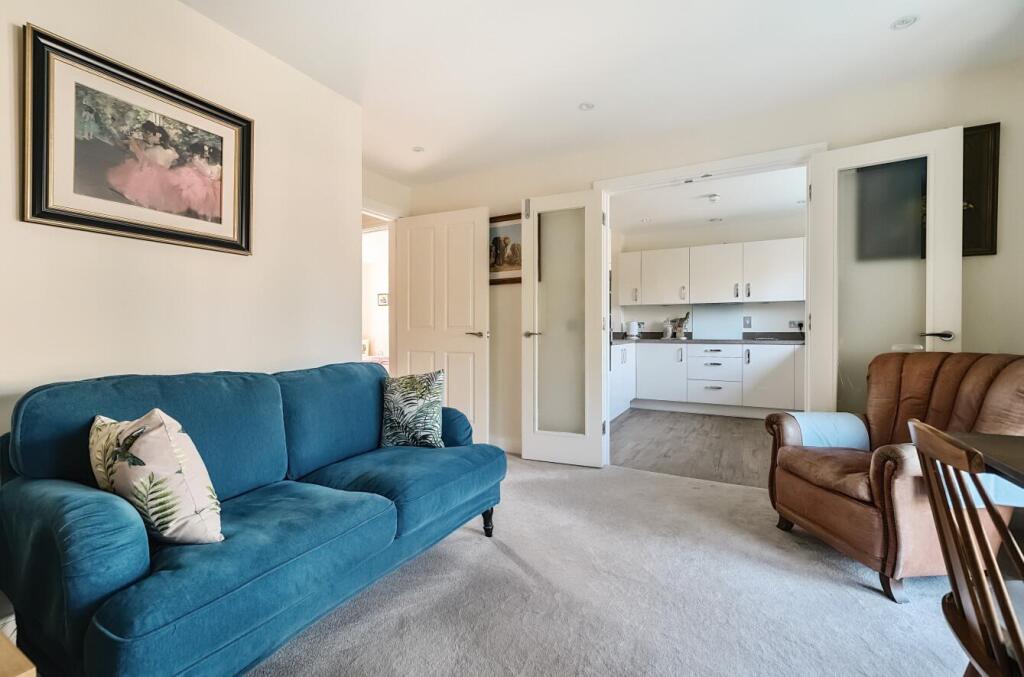 66f13e8760db7-l-1190170 (4).jpg