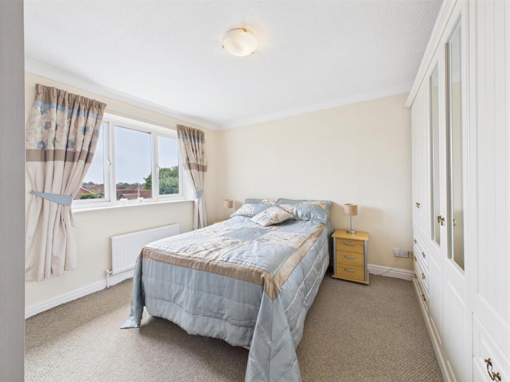 Bedroom: