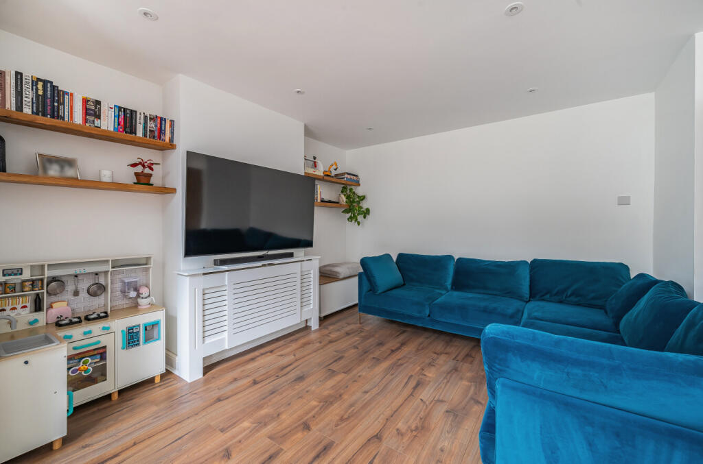 15-681cbe58cc903-...