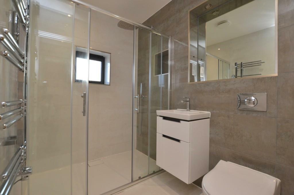 En suite shower room.jpg