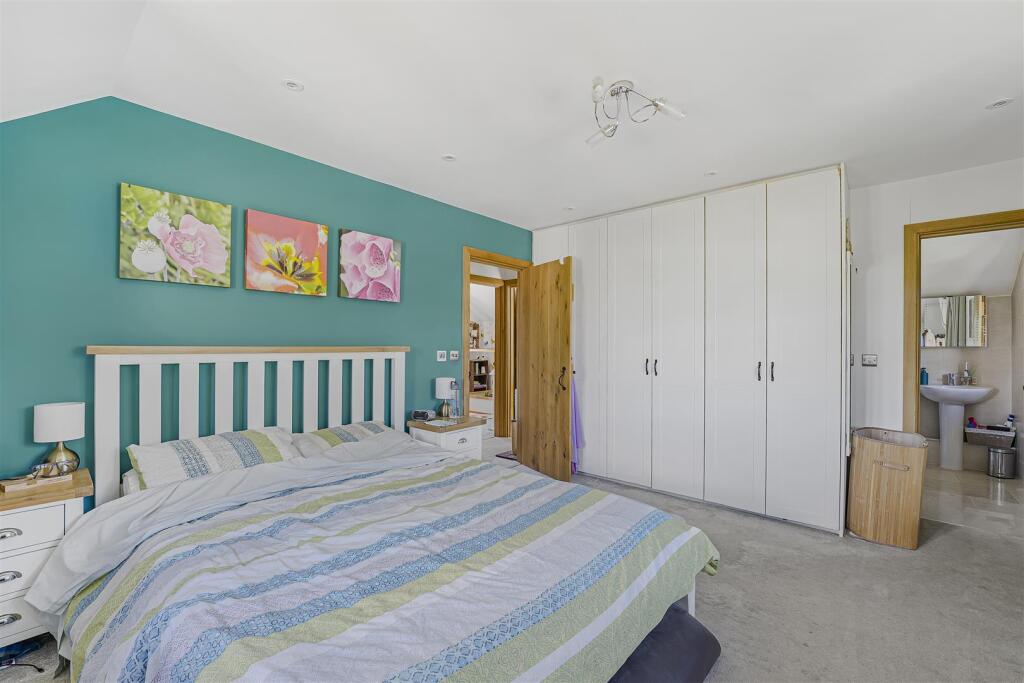 Bedroom 1.jpg