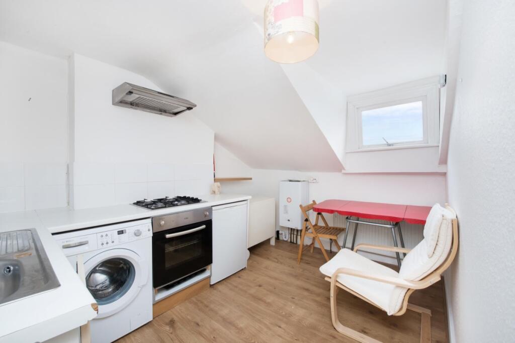 Englefield Road t...