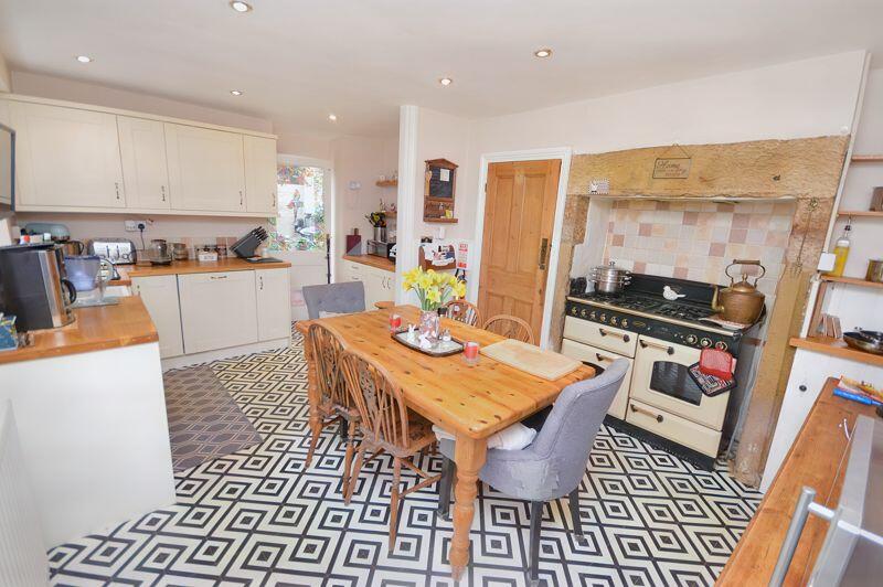 Dining kitchen