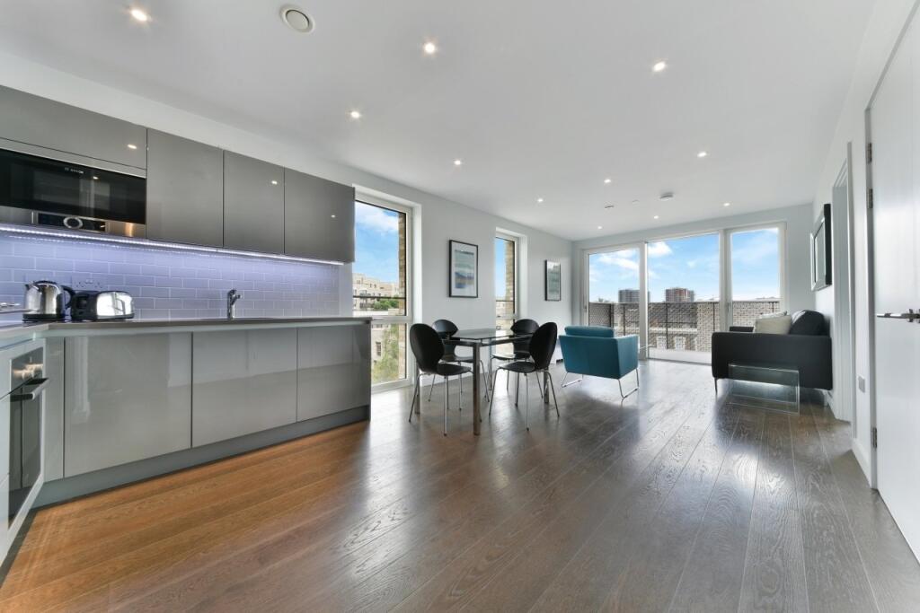 Kitchen/Livingbathro